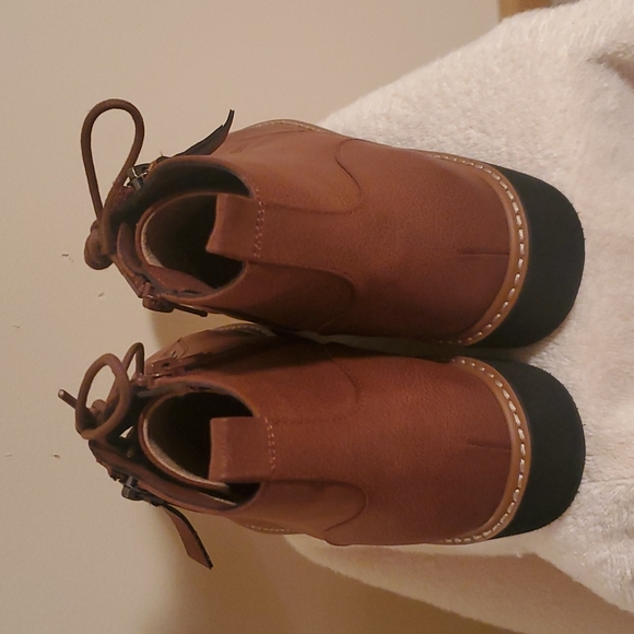 Naturalizer Tie-up Booties - Picture 9 of 9